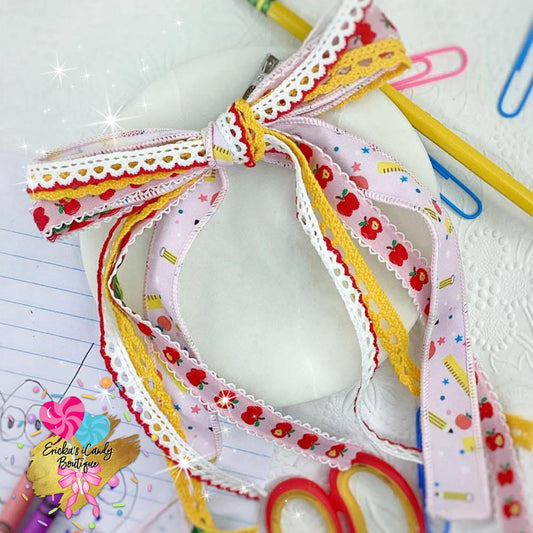 Apples & Pencils 4.5in Streamer Bow