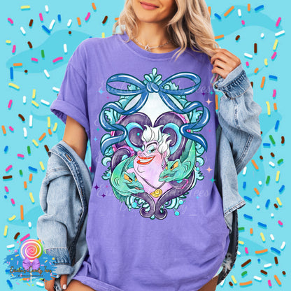 Ursula Coquette Frame - Tees & Sweatshirts